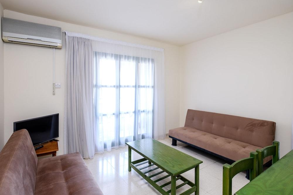 Pandream Hotel Apartments Paphos Extérieur photo