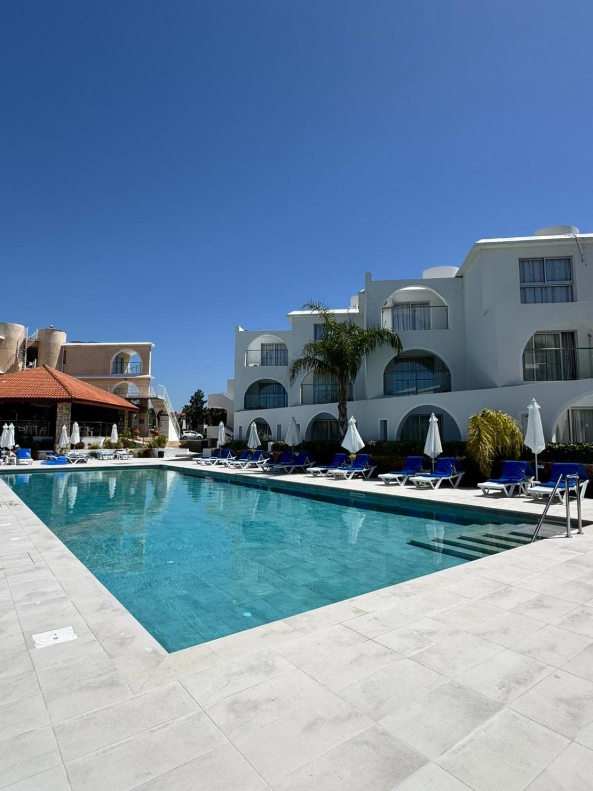 Pandream Hotel Apartments Paphos Extérieur photo